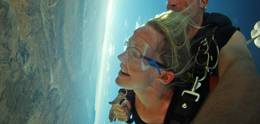 Juimping out of plane for skydiving