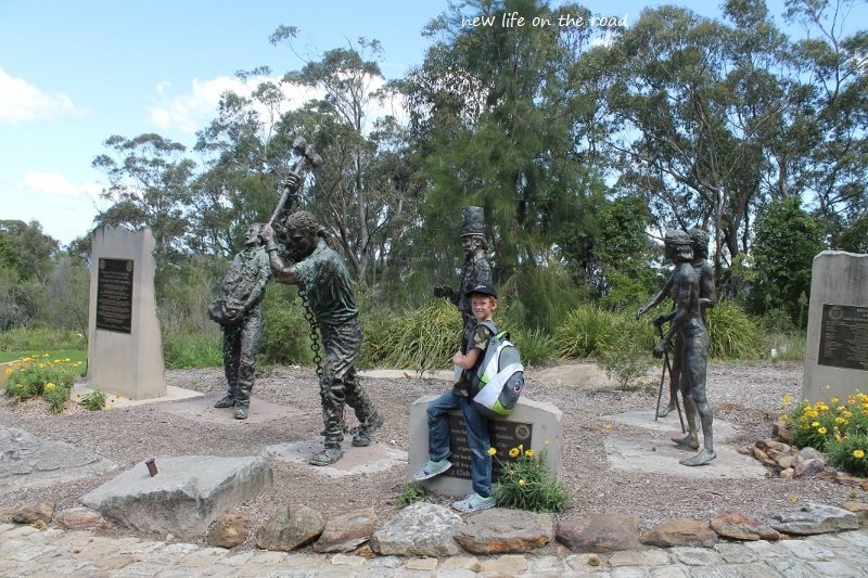 Statues at the Blue Mountains